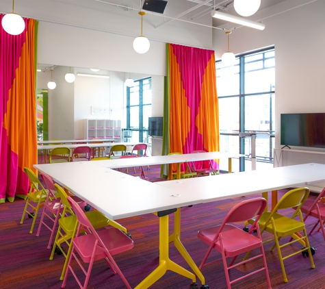 SheSpace - Houston, TX. So you decided you want to host an event at SheSpace. Smart move. Let's just say it's about time. Your event venue dilemma has been solved.