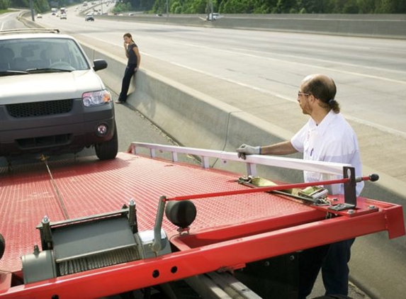 Chamberlin's Wrecker Service - Bristol, CT