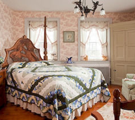 Country Hearth Bed & Breakfast - New Holland, PA