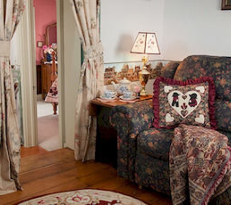 Country Hearth Bed & Breakfast - New Holland, PA