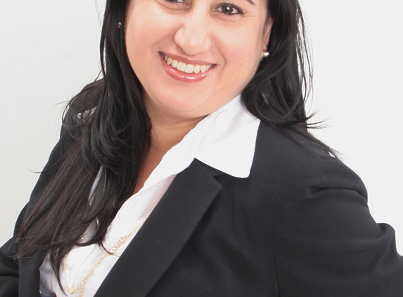 Angelica Flores Loan Officer - Manassas, VA