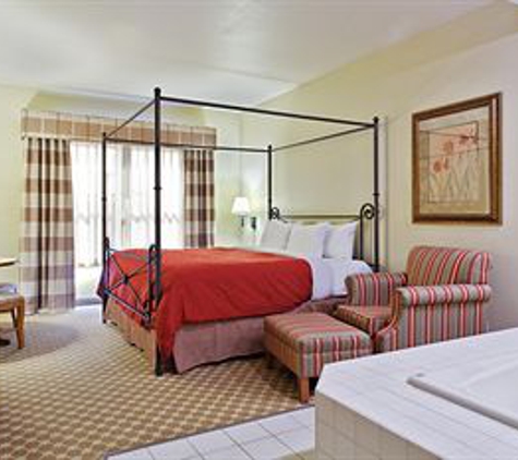 Country Inns & Suites - Freeport, IL