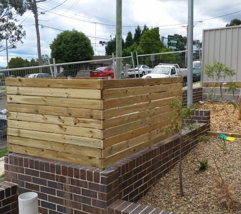 R P Fencing - Vineyard, NSW