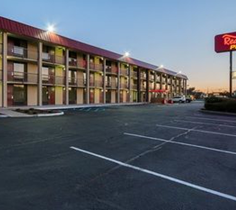 Red Roof Inn - Madison, AL