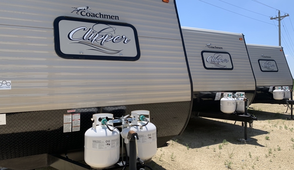 Lasso E RV Sales & Service Inc - Anamosa, IA. Coachmen Clipper travel trailers