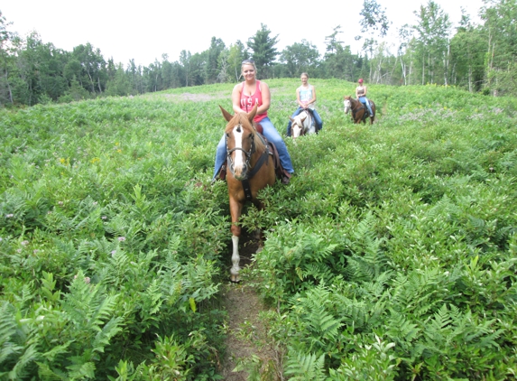 Hoofbeat Ridge Ranch Riding Stable - Springbrook, WI