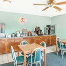 Super 8 by Wyndham Washington/Peoria Area - Motels