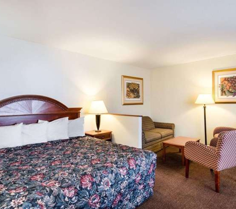 Econo Lodge - Northborough, MA