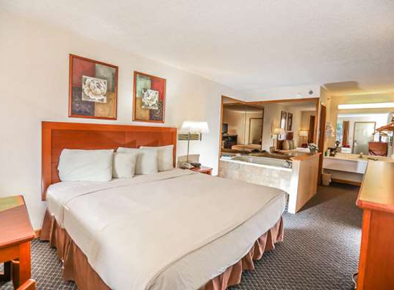 Super 8 by Wyndham Branson / Shepherd of the Hills Exwy - Branson, MO