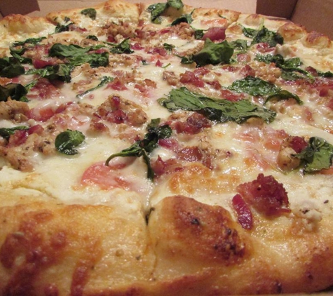 Panichellis Pizzeria - New Bern, NC. white chicken pizza