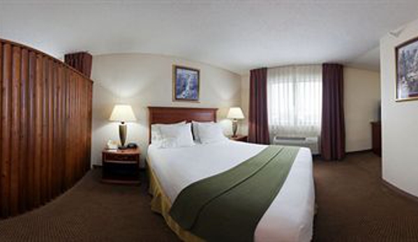 Holiday Inn Express Adrian - Adrian, MI