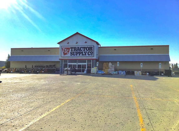 Tractor Supply Co - Bottineau, ND