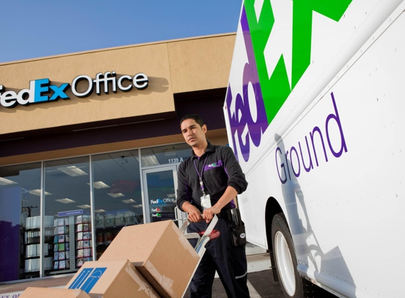 FedEx Office Print & Ship Center - Livermore, CA