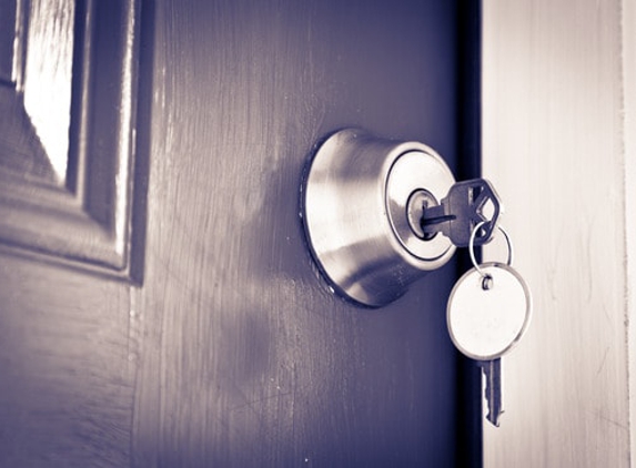 Naples Locksmith 24/7 - Naples, FL. Deadbolt installed on a door