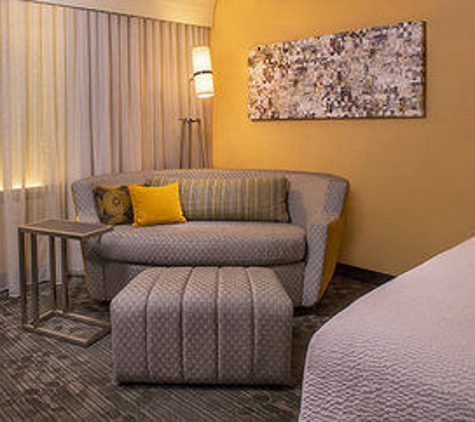 Courtyard by Marriott - Rockford, IL