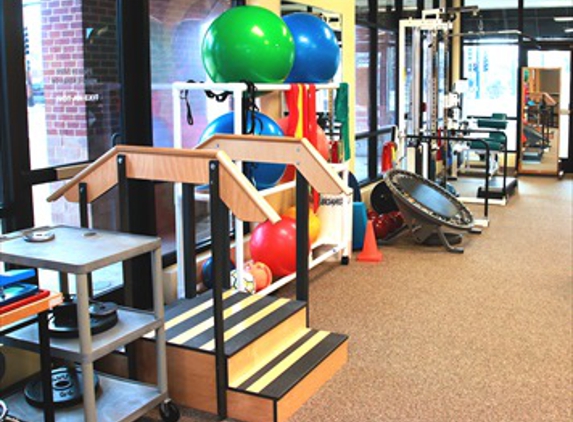 SSM Health Physical Therapy - Edwardsville, IL - Edwardsville, IL