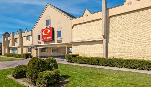 Econo Lodge - Cortland, NY