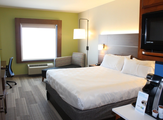 Holiday Inn Express & Suites Mansfield - Mansfield, TX