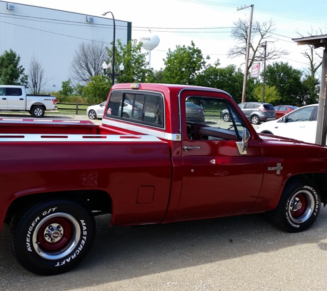 Steve's Auto - Waterman, IL. 85 c10 short ned