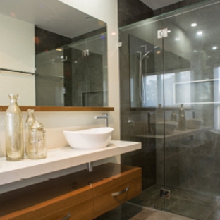 Bradnam's Windows & Doors - Ashmore, QLD. 3-Panel Frameless Shower Screen