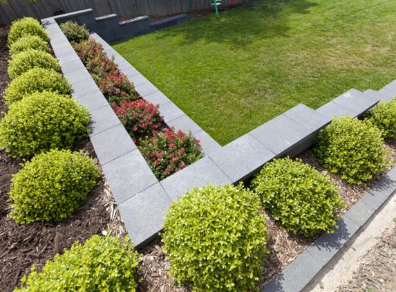 Andrew Nicholson Landscapes - Mowbray, TAS. Garden Styling