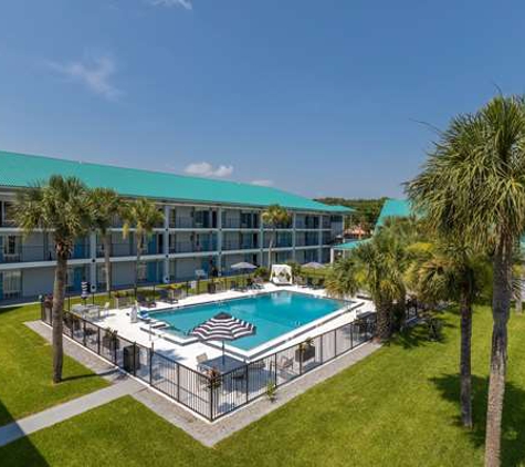 Baymont Inn & Suites - Altamonte Springs, FL