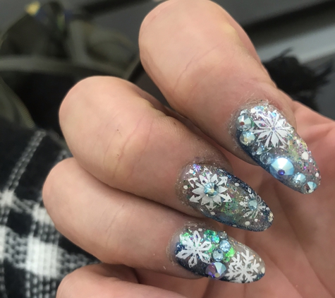 Luxury Nails Studio - Youngstown, OH