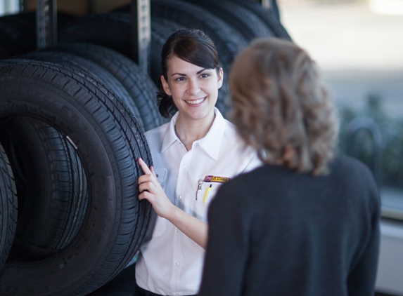 Les Schwab Tire Center - Edgewood, WA