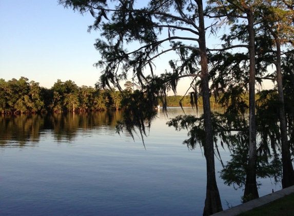 Suwannee Gables Motel & Marina - Old Town, FL