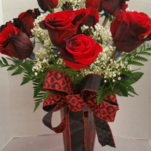 Central Florist - Albany, NY. Red/Black Roses