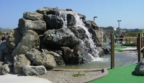 Emerald Dolphin Inn & Mini Golf - Fort Bragg, CA