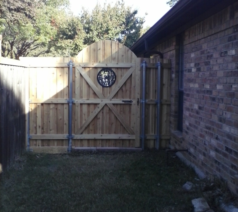 Mike Wing Fence & Deck Repair - Carrollton, TX