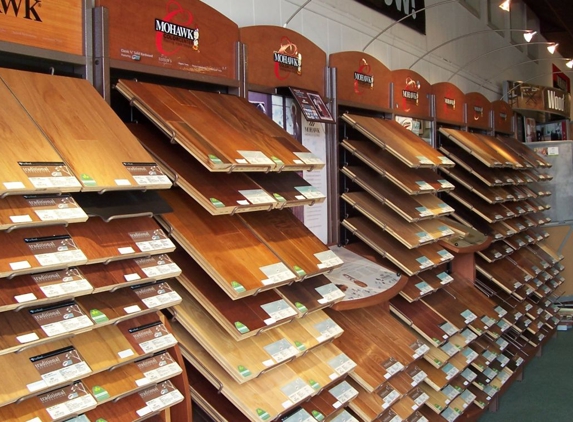 A1 Carpet - Huntington Beach, CA. A lot of wood and waterproof choices
Inside the store of A1