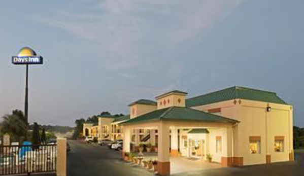 Days Inn by Wyndham Greenville - Greenville, AL