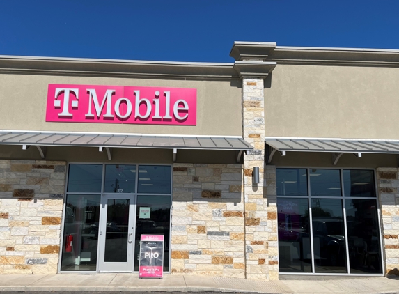 T-Mobile - Pleasanton, TX