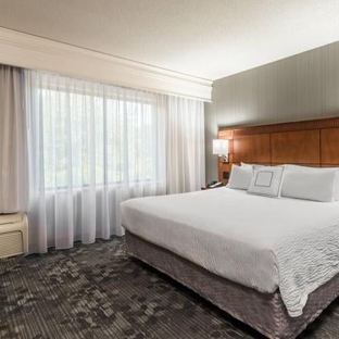 Courtyard by Marriott - Danbury, CT