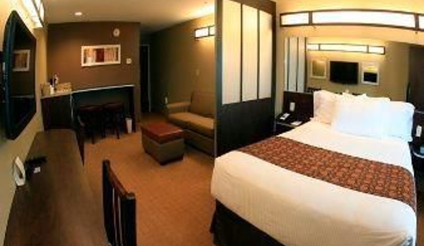 Microtel Inn & Suites by Wyndham Wheeling at The Highlands - Triadelphia, WV