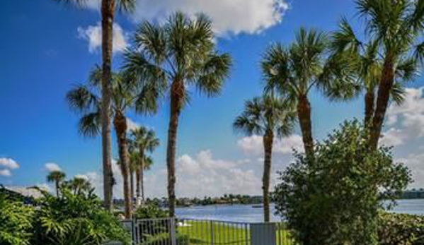 Charter Club Resort of Naples Bay - Naples, FL