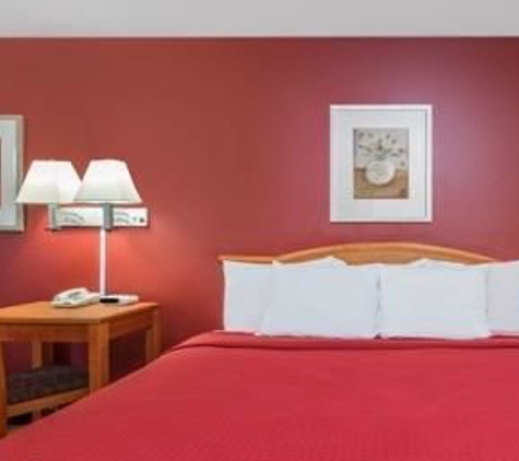 Super 8 by Wyndham Chester/Richmond Area - Chester, VA