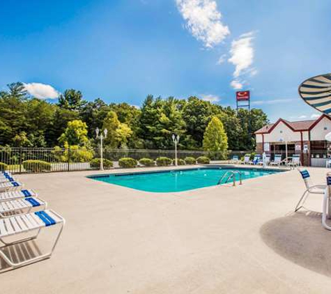 Econo Lodge - Fletcher, NC