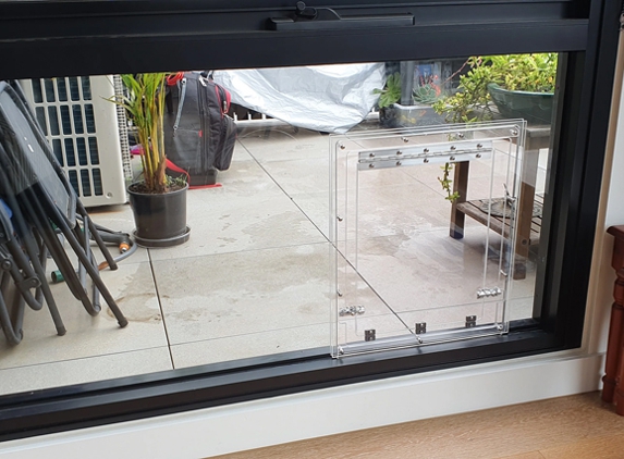 North Geelong Glass Pty Ltd - Rippleside, VIC