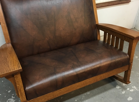 DZ Upholsterers - Gretna, LA