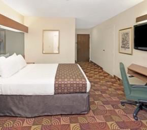 Microtel Inn & Suites by Wyndham Denver - Denver, CO