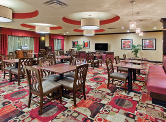 Holiday Inn Express & Suites Rome - Rome, GA