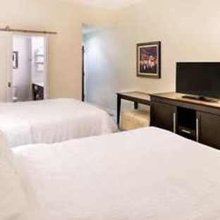 Hampton Inn & Suites Orlando/East UCF Area - Orlando, FL