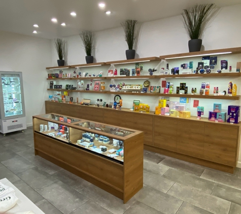 Green Earth Co. Weed Dispensary - Granada Hills, CA