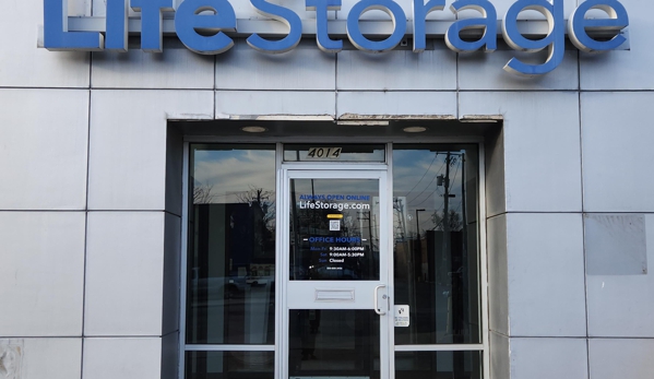 Life Storage - Chicago, IL