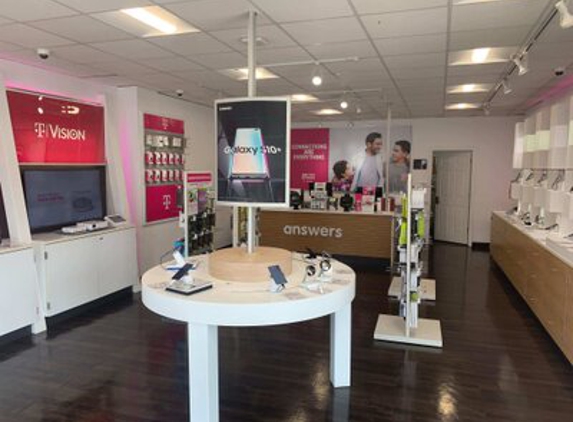 T-Mobile - Middle Village, NY