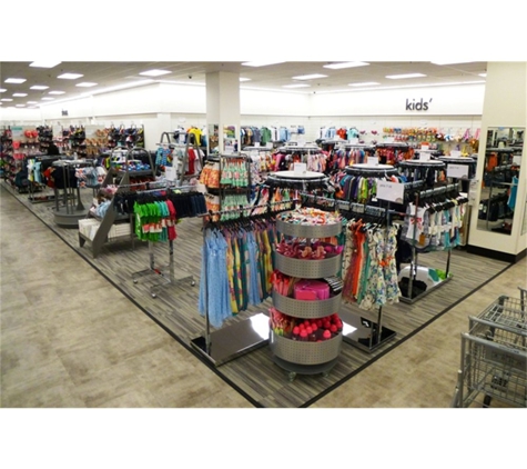Nordstrom Rack Villaggio Retail Center - Fresno, CA