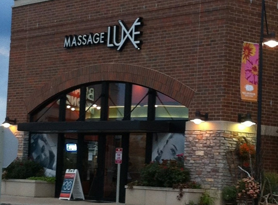 MassageLuXe - Willowbrook, IL